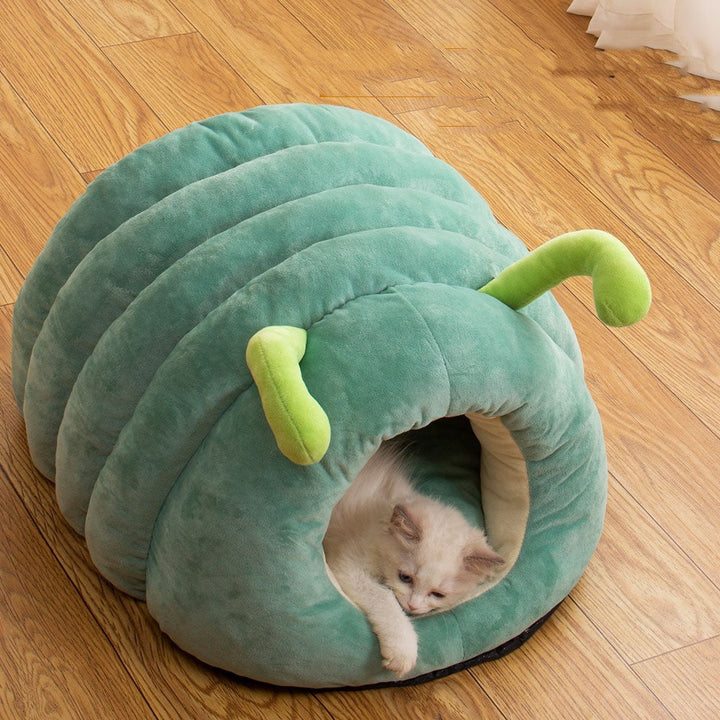 Keep Your Feline Friends Cozy with the Plush Pet Bed Winter Warm