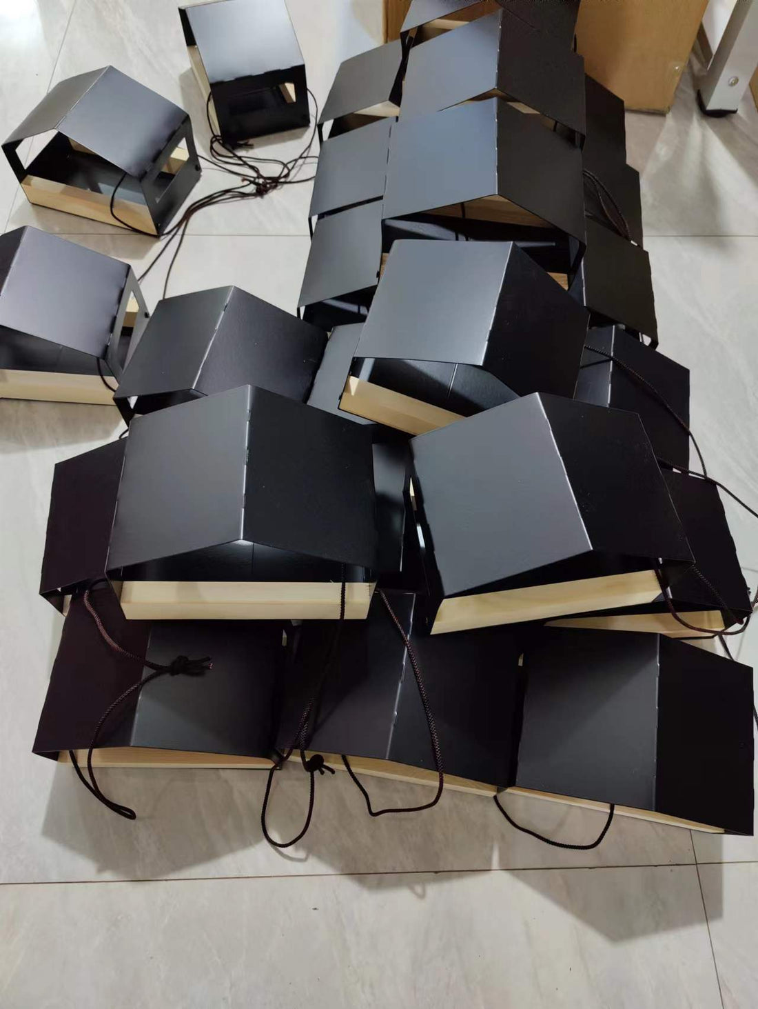 Outdoor Garden Hanging Bird Feeder